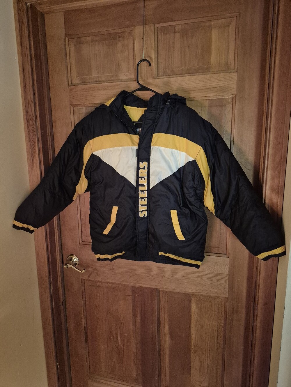 Kids Steelers Hooded Puffer Jacket in Black, Yellow & White